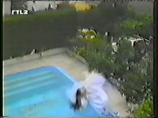 Funny Video - Bride in pool
