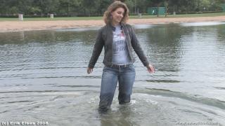 EE Wetlook, sample of Leonie taking a swim in jeanswear