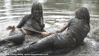EE Wetlook, sample of Naomi & Sharon having a mudfight
