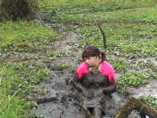 Mud bathing (TV/TG)