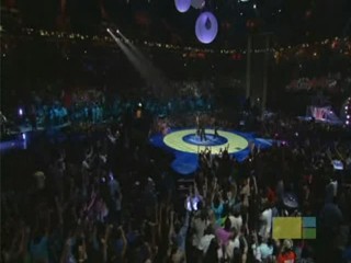 Kelly Clarkson at AMA